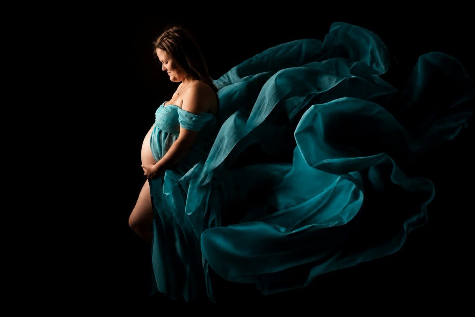 Babybauchfotografie im Fotostudio