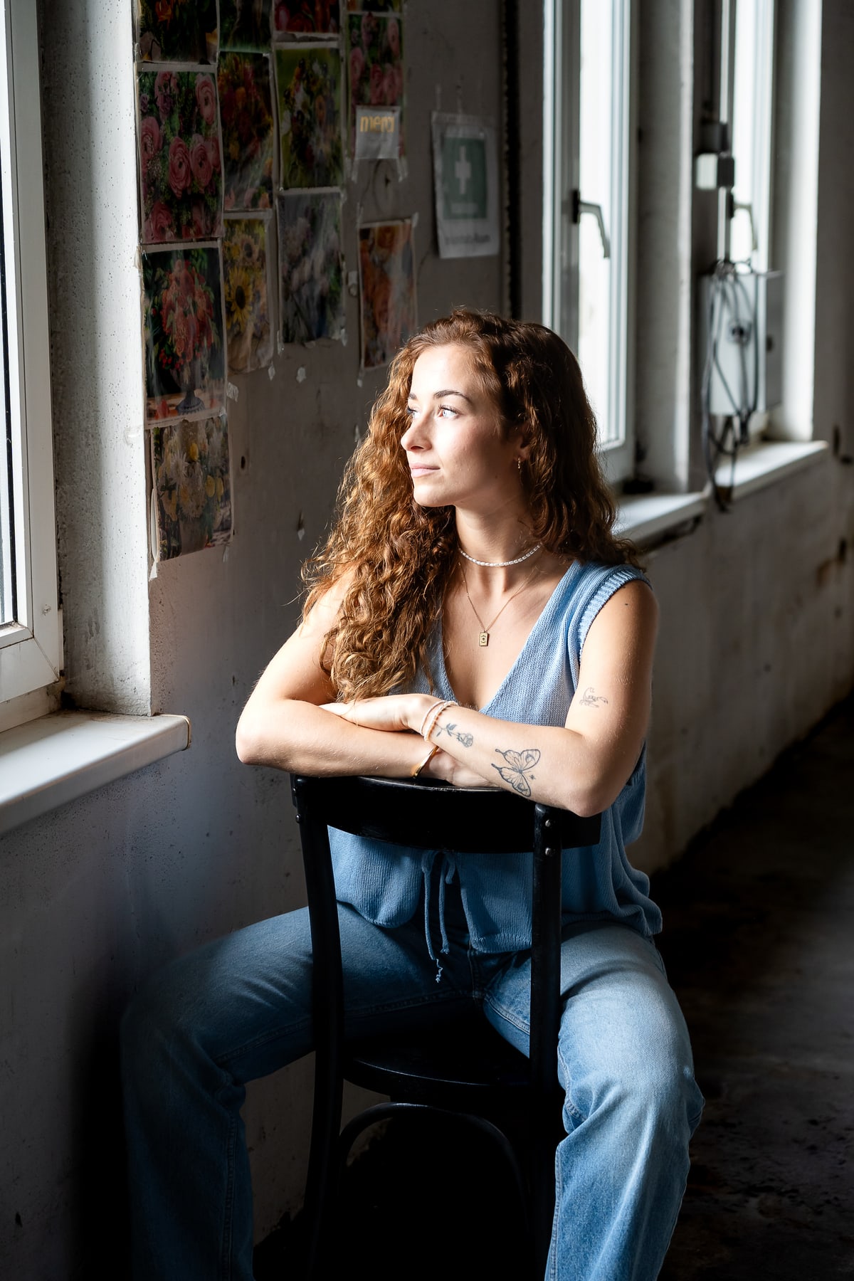 Natürliches Portrait im Fensterlicht bei FotoHierzberger